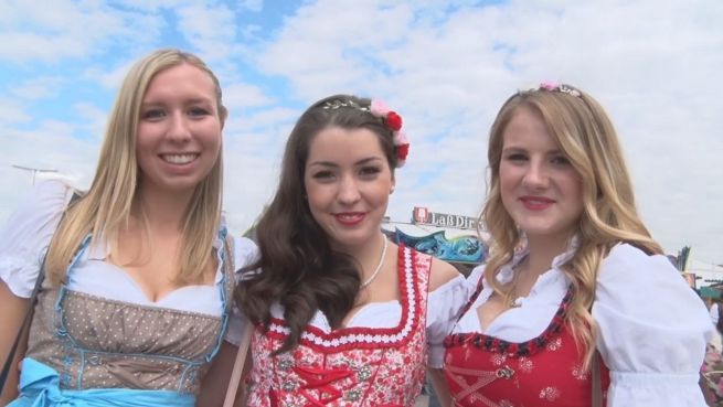 go to Tiefe Einblicke: So heiß sind die Dekolletés der Wiesn