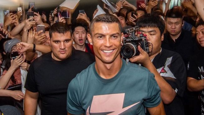 go to Pirouetten in der Verbotenen Stadt: Cristiano unterwegs in China