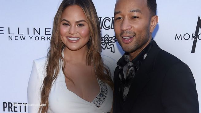 go to Liebevolle Neckereien: Chrissy Teigen und John Legend am Vatertag