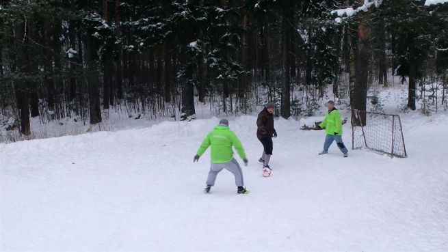 go to Verrücktes Russland: Kicken im Schnee